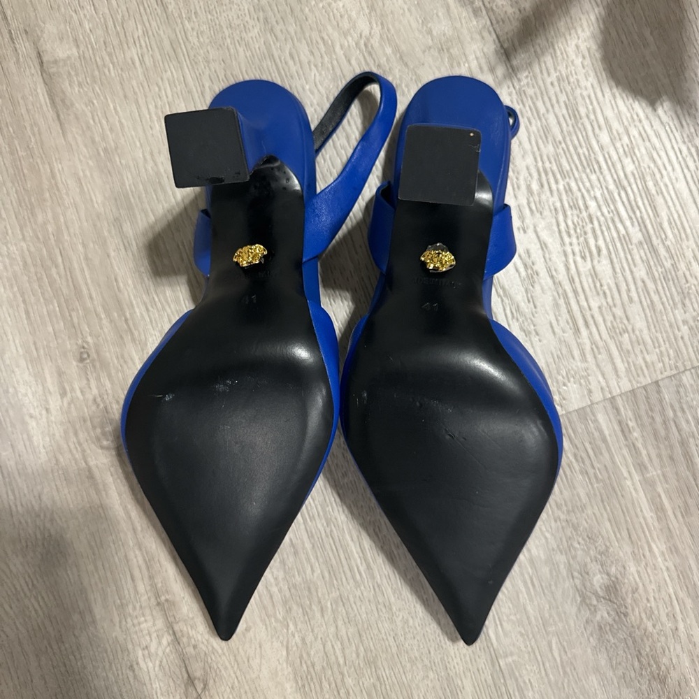 Versace Cobalt Blue Pointed Slingback Heels with Medusa Motif - Picture 4 of 5